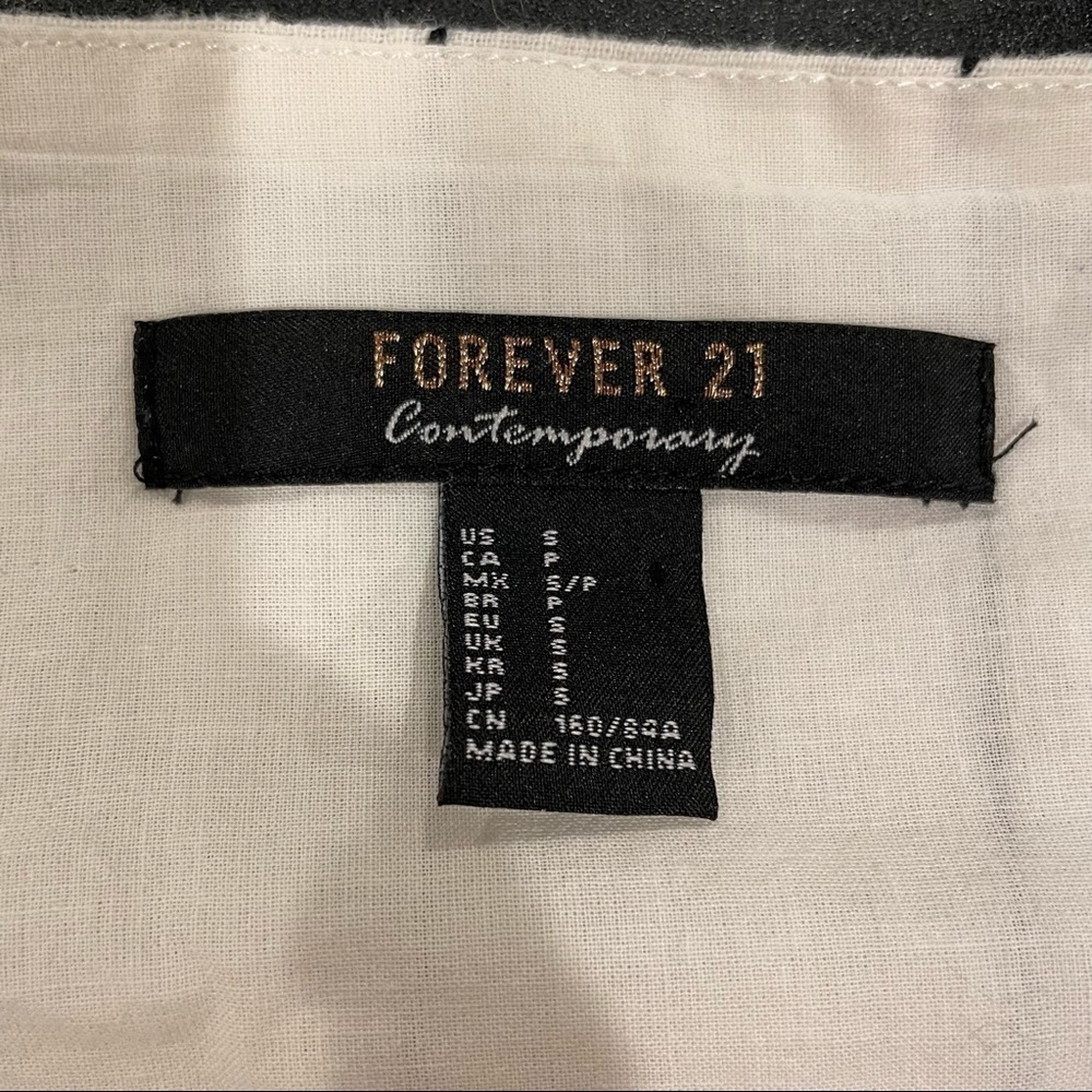 Forever 21 top cream and blue stripe, 3/4 sleeves, nautical feel S - Picture 5 of 8